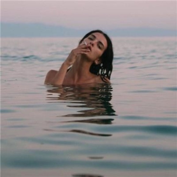 Meet the Posher Other - Meet your Posher, Alexis